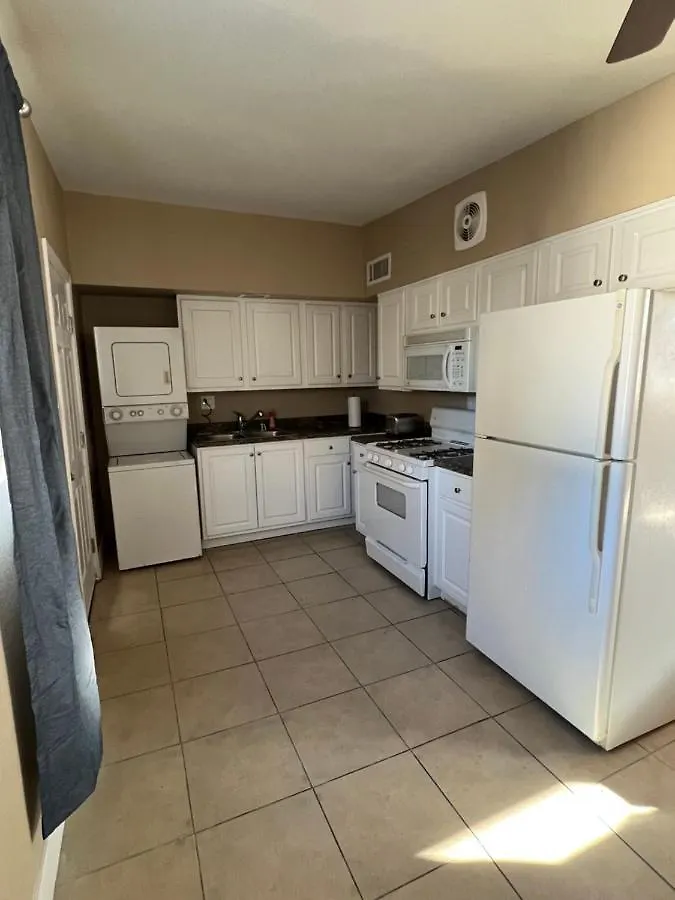 Central 3 Bedroom Flat W/ Private Yard Las Vegas 0*,  Amerikai Egyesült Államok